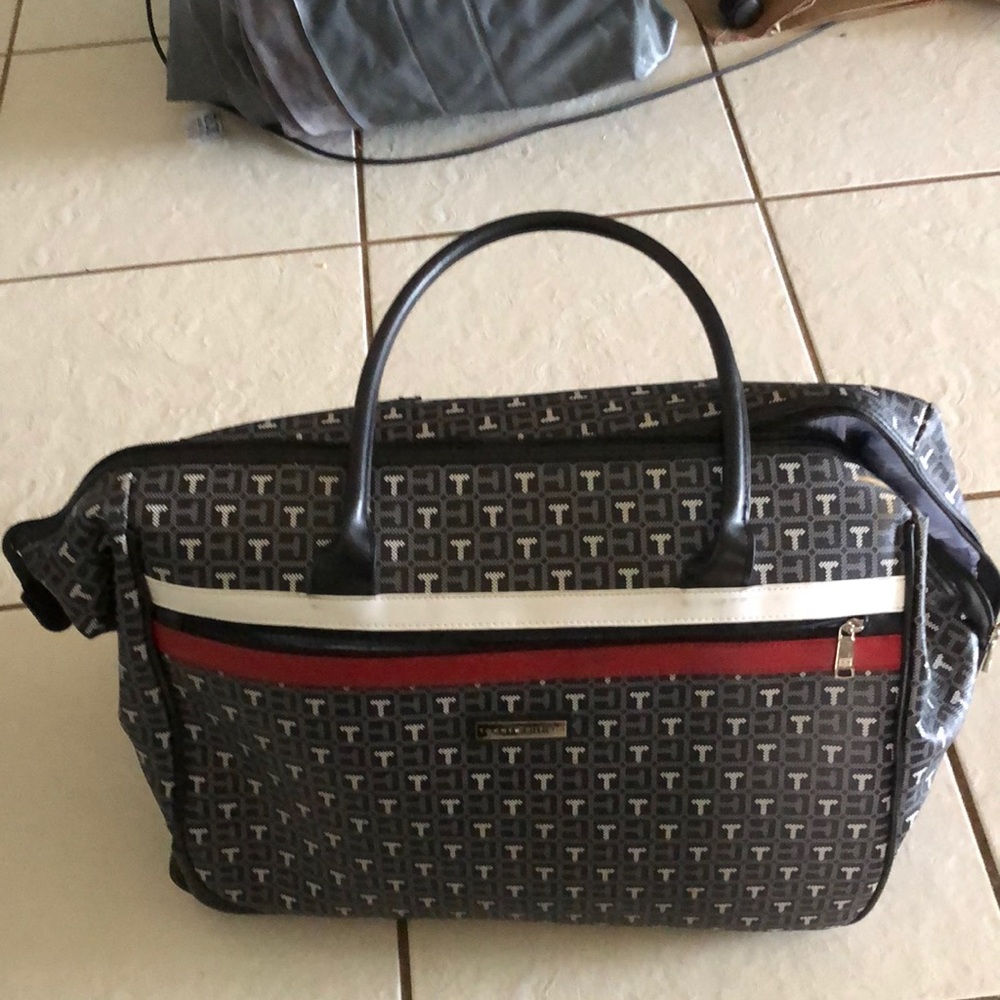 Tommy Hilfiger Rolling Carry-On Luggage